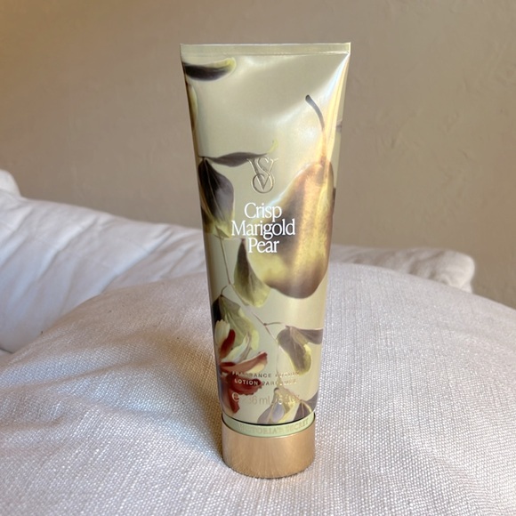 Victoria’s Secret BODY FRAGRANCE Fall Flora Body Lotion - Crisp Marigold Pear - Picture 3 of 4